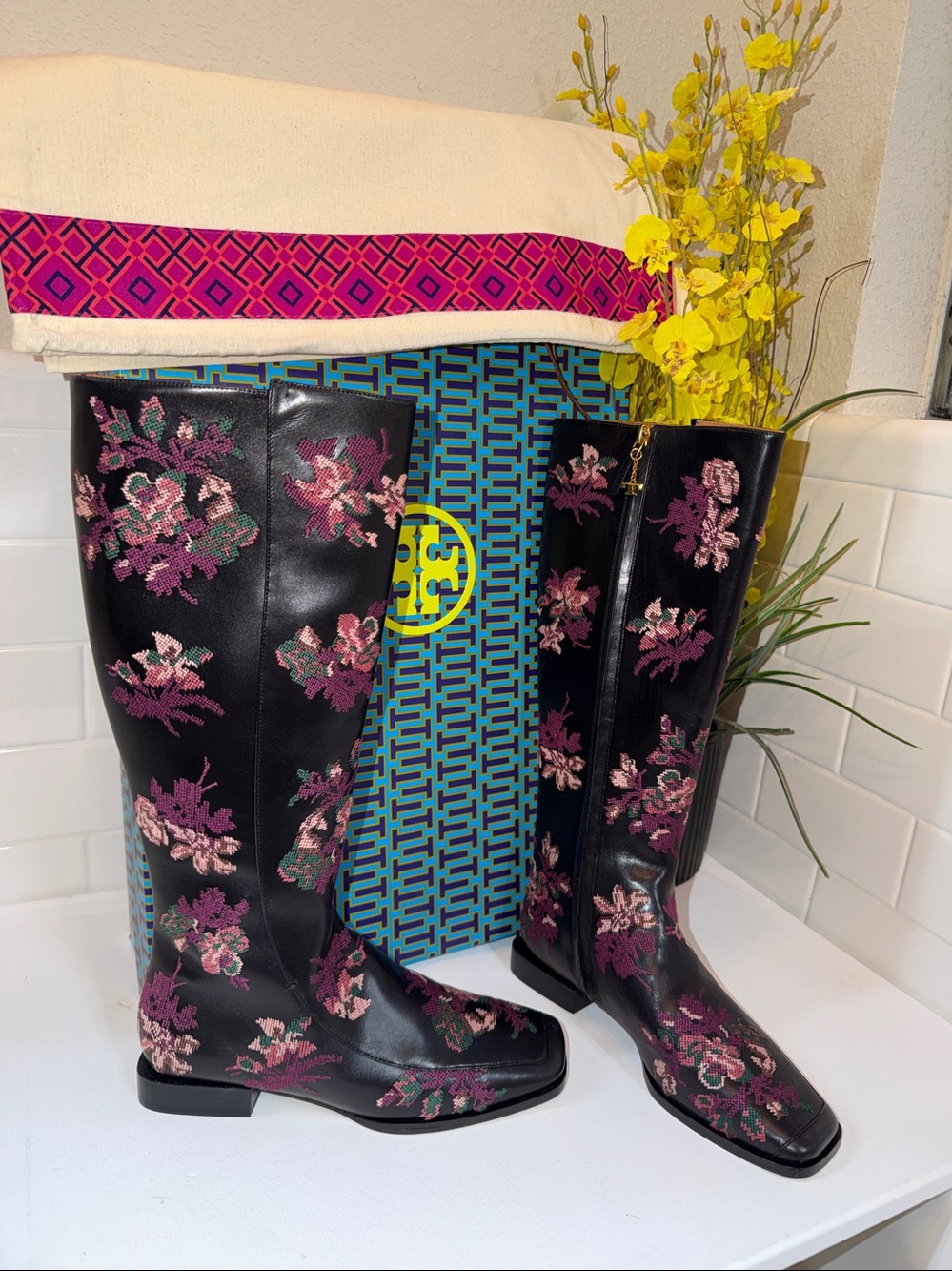 Tory Burch Leather Boots Black with Embroidery . NEW in Box / dust bag
